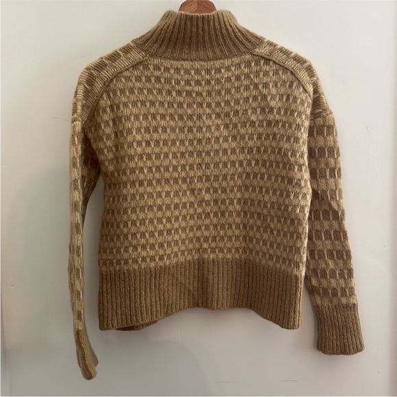 Everlane checkered cloud turtleneck in cream - XS/S - Picture 2 of 8